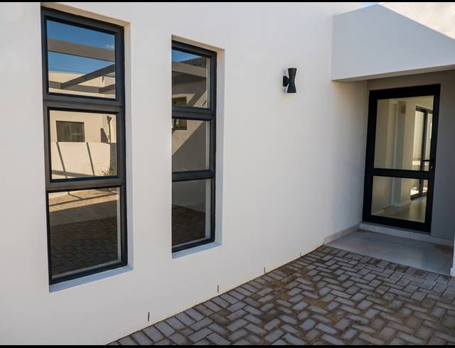 2 BEDROOM HOUSE FOR SALE IN LAGUNA